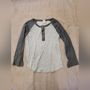 🛑SOLD🛑Quinn henley, 4T